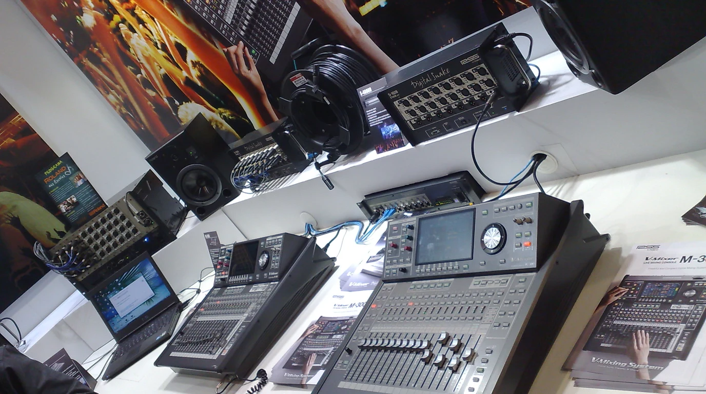 Dante vs AVB Audio-over-IP: Multi-Room Latency & PTP