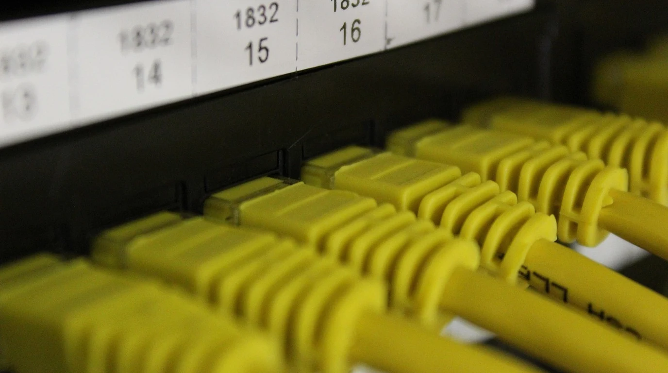 PoE Switch Power Budget: 802.3bt Class 8 Wattage Sizing